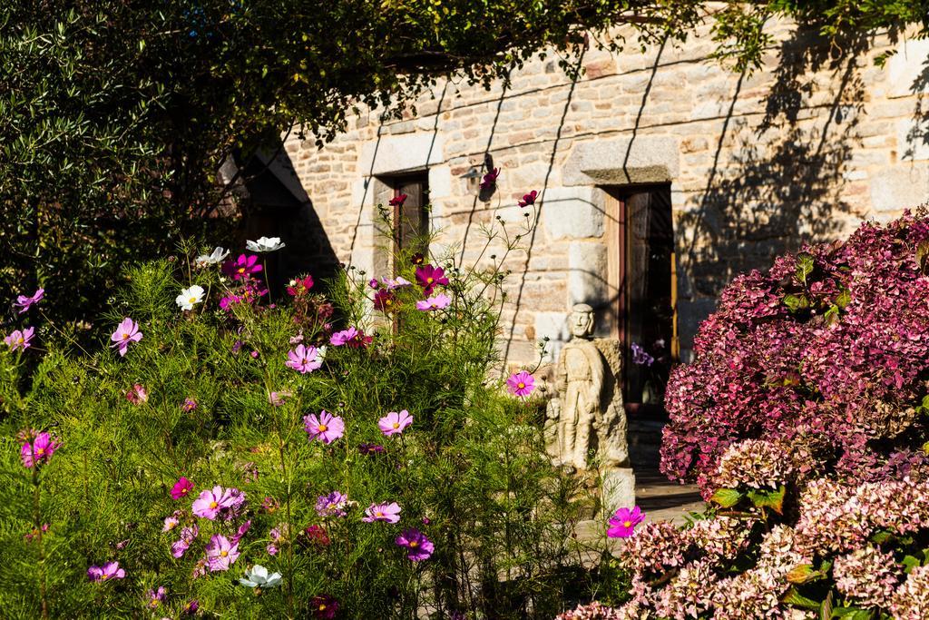 Bed And Breakfast La Fontaine Blanche Melgven Exterior photo